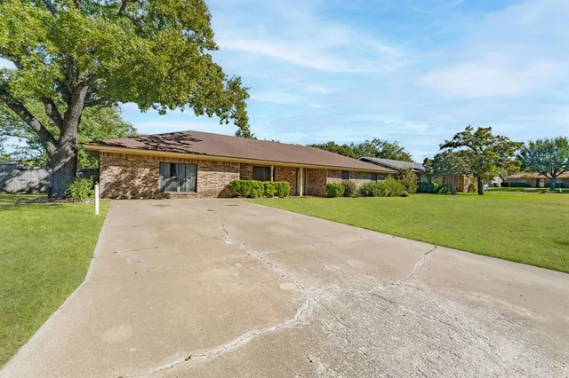 $304,000 | 103 Spicewood Drive, Stephenville, TX 76401