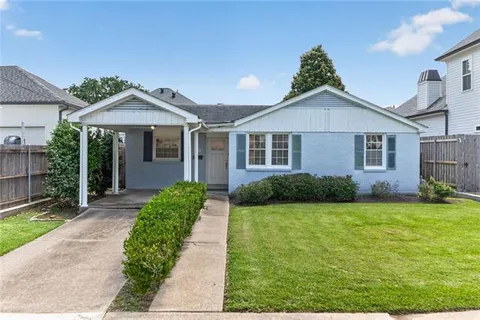$299,000 | 1321 Lakeshore Drive, Metairie, LA 70005