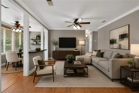$299,000 | 1321 Lakeshore Drive, Metairie, LA 70005