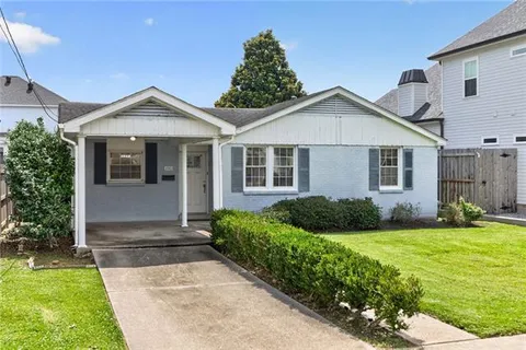 $299,000 | 1321 Lakeshore Drive, Metairie, LA 70005