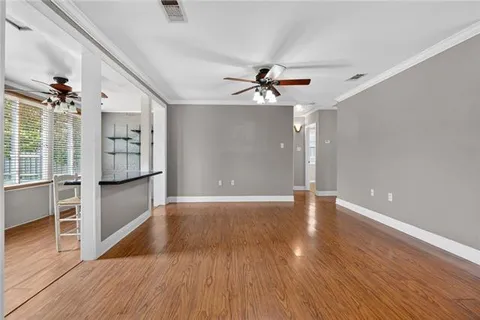 $299,000 | 1321 Lakeshore Drive, Metairie, LA 70005