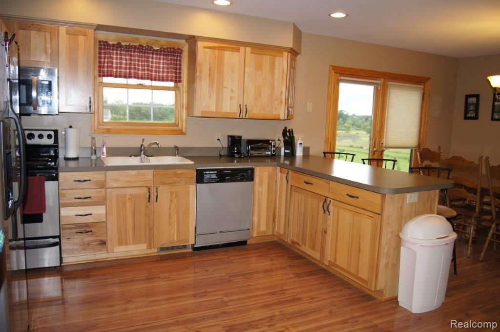 2352 Bullock Road Lapeer, MI 48446 - Photo 4 of 32 2352 Bullock 026.jpg