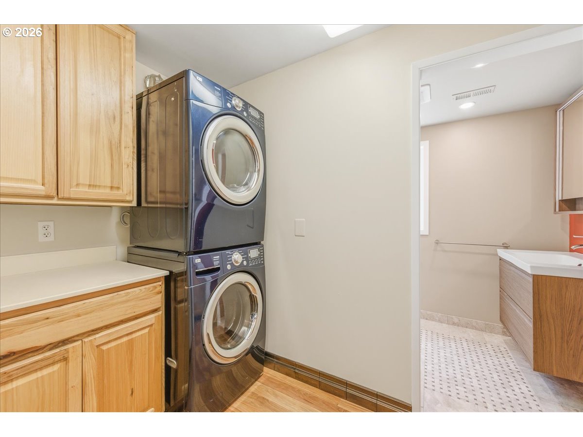 3130 Southwest 116th Avenue Beaverton, OR 97005 - Photo 29 of 44 a utility room with dryer and washer