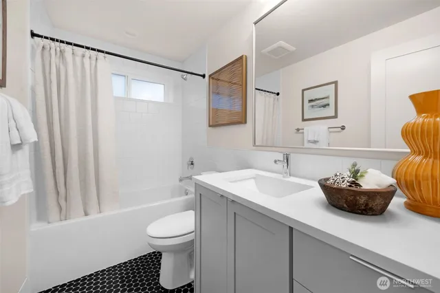 $1,189,000 | 1416 North 47th Street, Unit A, Seattle, WA 98103