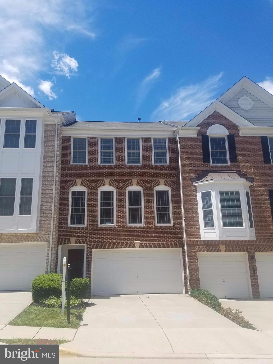 9274 Laurel Ridge Crossing Road Lorton, VA 22079 - Photo 1 of 27 Exterior (Front)