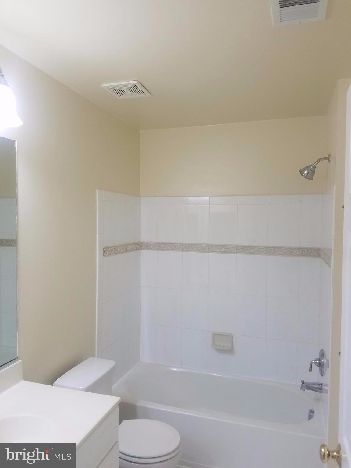 9274 Laurel Ridge Crossing Road Lorton, VA 22079 - Photo 20 of 27 Bath