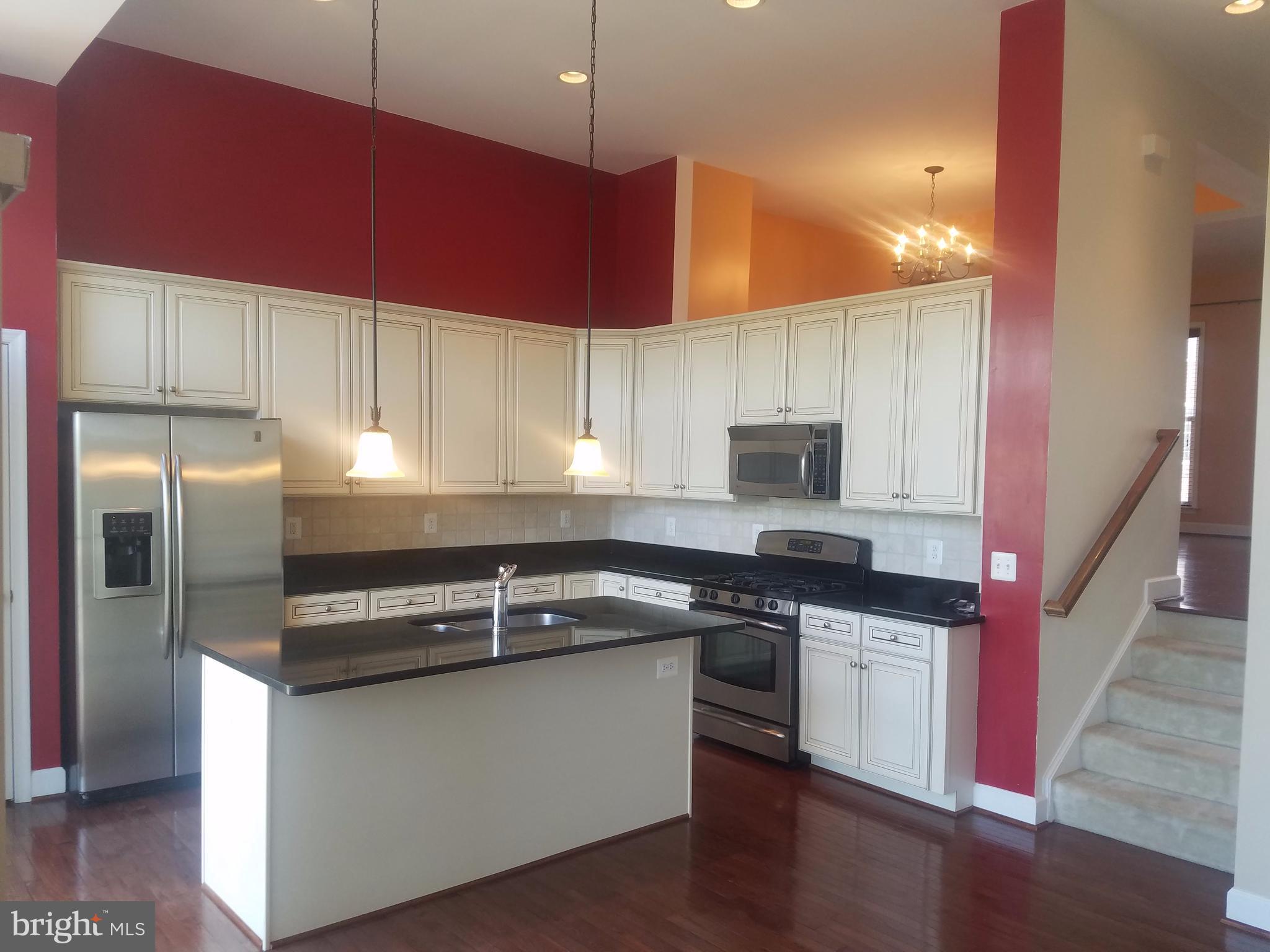 9274 Laurel Ridge Crossing Road Lorton, VA 22079 - Photo 3 of 27 Kitchen