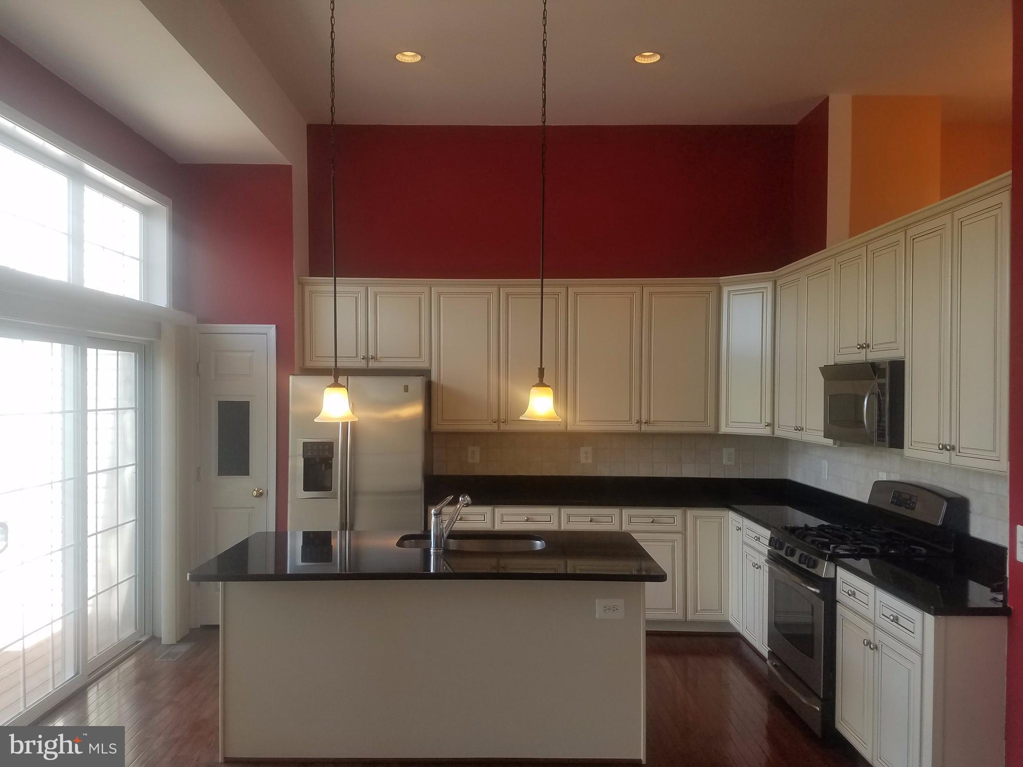 9274 Laurel Ridge Crossing Road Lorton, VA 22079 - Photo 4 of 27 Kitchen