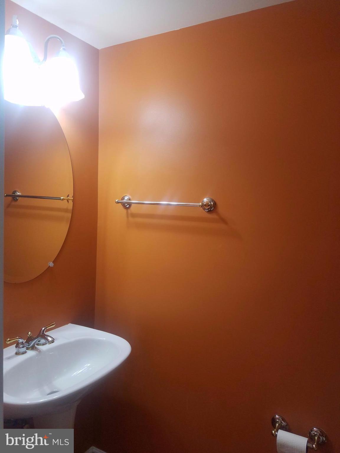 9274 Laurel Ridge Crossing Road Lorton, VA 22079 - Photo 6 of 27 Bath