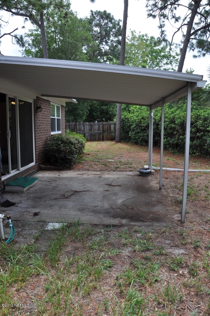 6148 Round Lake Road South Jacksonville, FL 32277 - Photo 19 of 20 covered patio