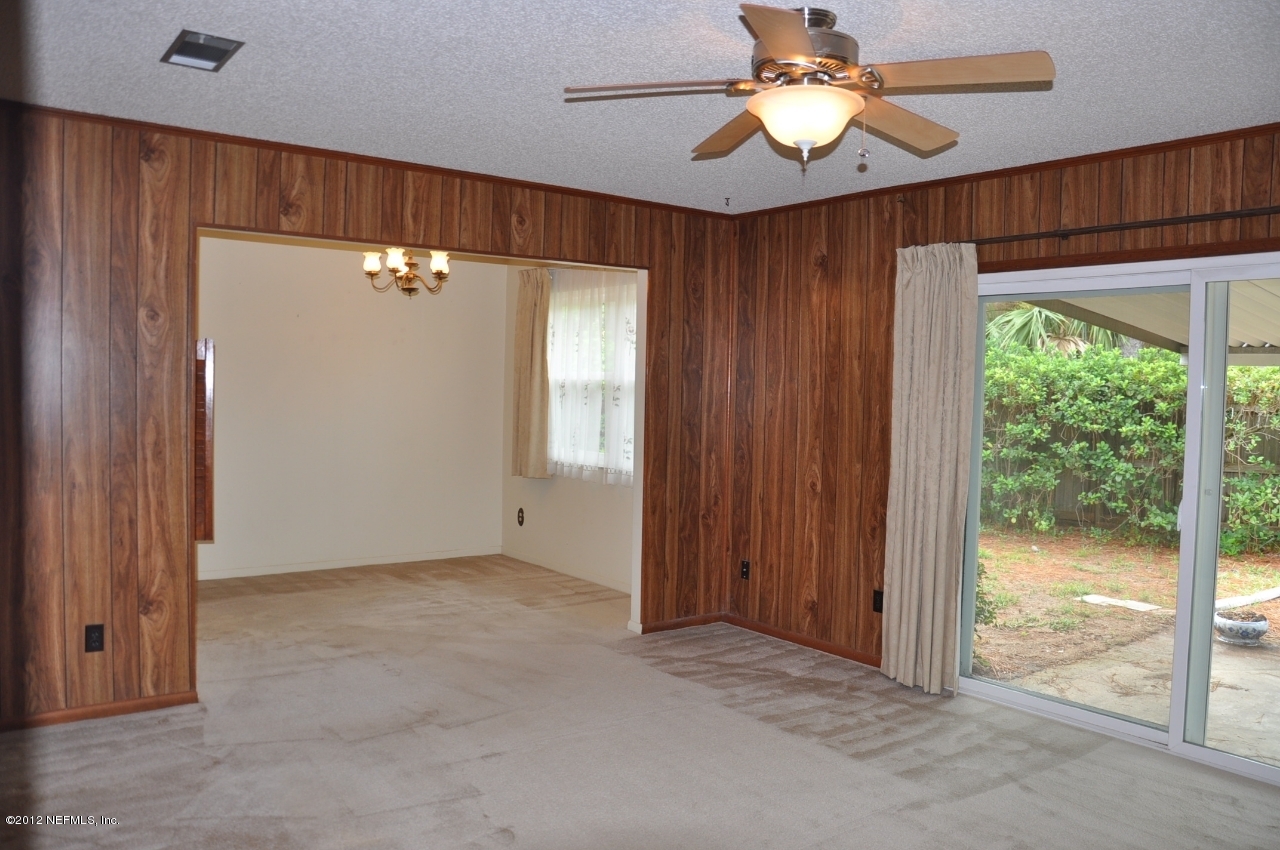6148 Round Lake Road South Jacksonville, FL 32277 - Photo 3 of 20 Family room