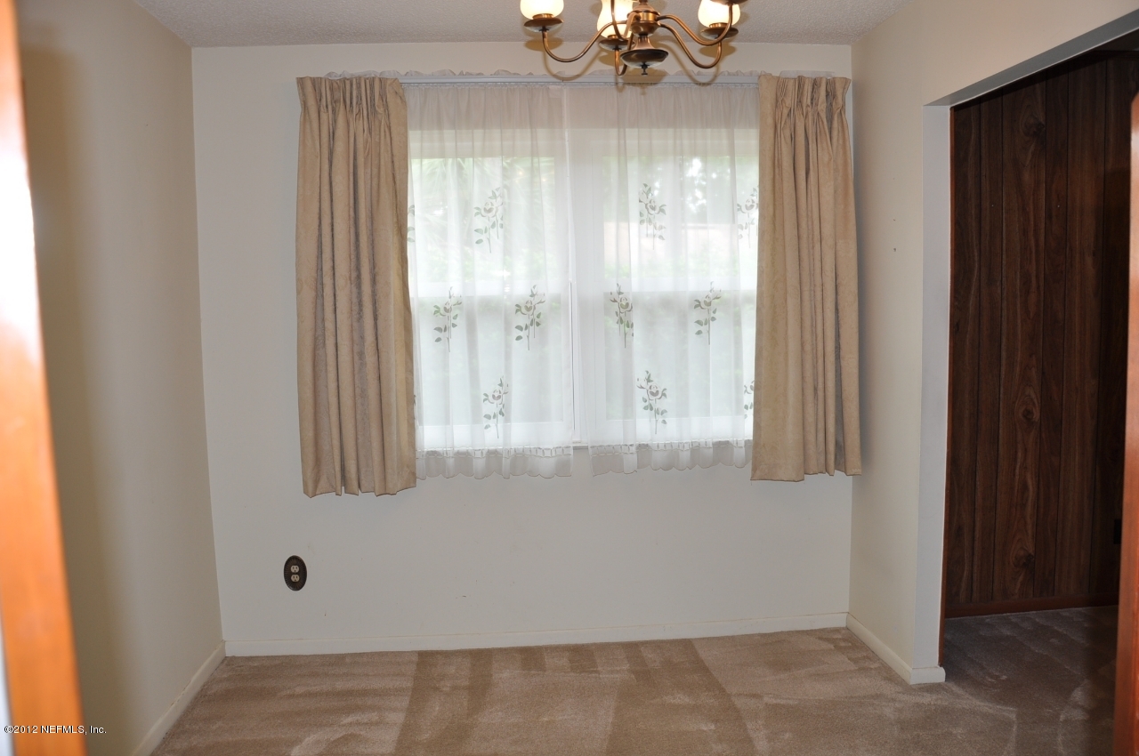 6148 Round Lake Road South Jacksonville, FL 32277 - Photo 8 of 20 Dining area