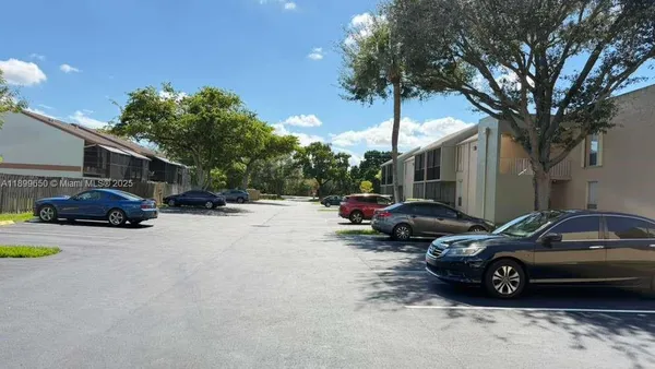 $1,700 | 7175 Orange Drive, Unit 306H, Davie, FL 33314