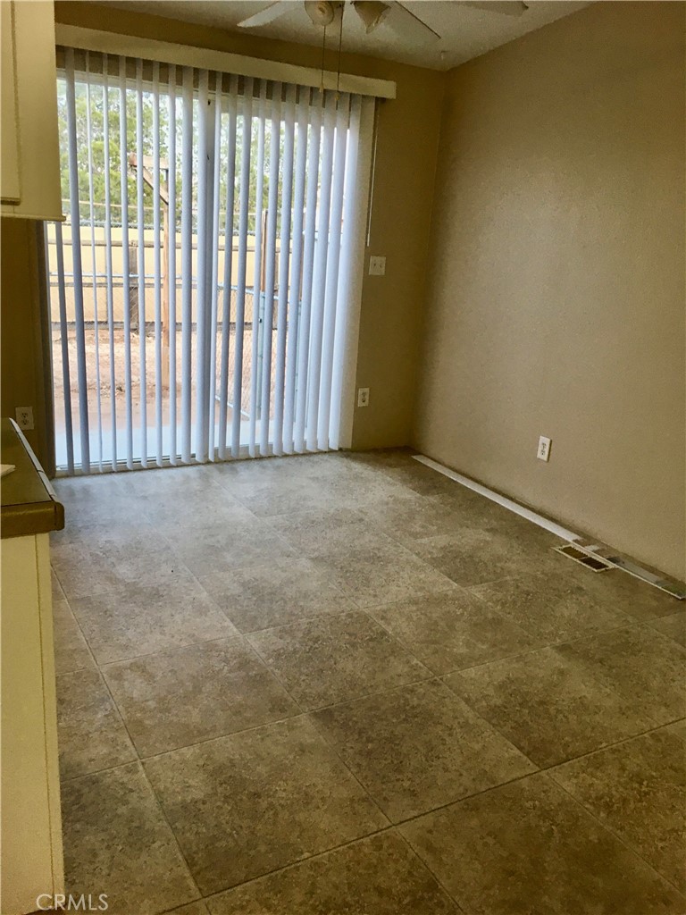 14121 Lakota Road Apple Valley, CA 92307 - Photo 32 of 40 Back house dining area