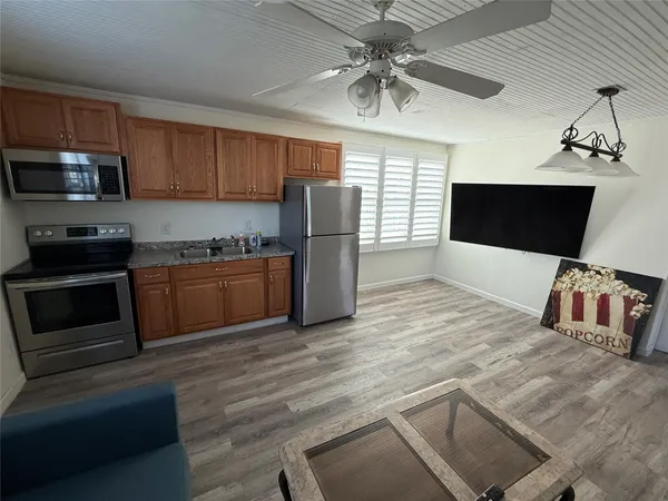$1,500 | 8 Bayvilla Street, Baytown, TX 77520