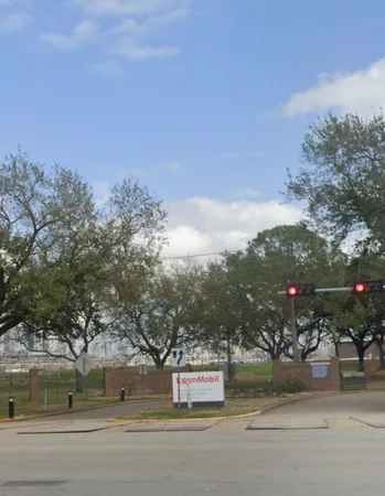 $1,500 | 8 Bayvilla Street, Baytown, TX 77520