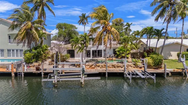 $2,100,000 | 2858 Northeast 33rd Street, Lighthouse Point, FL 33064