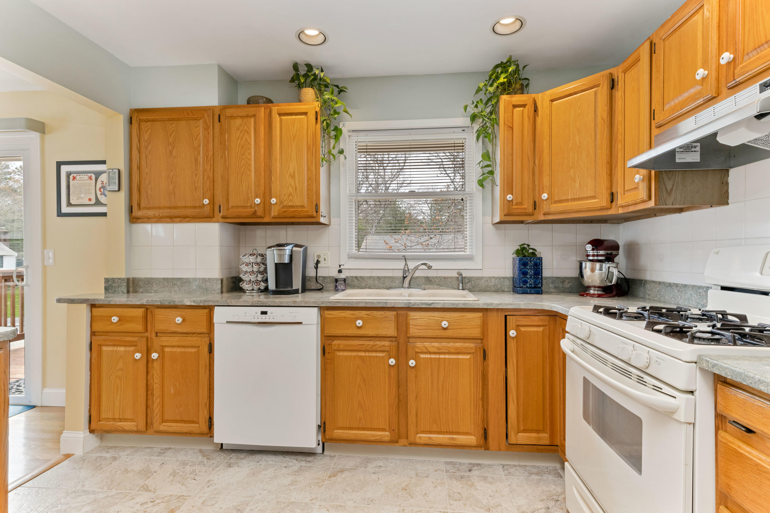 37 Calvin Hamblin Road Marstons Mills, MA 02648 - Photo 15 of 48 37CalLR-18