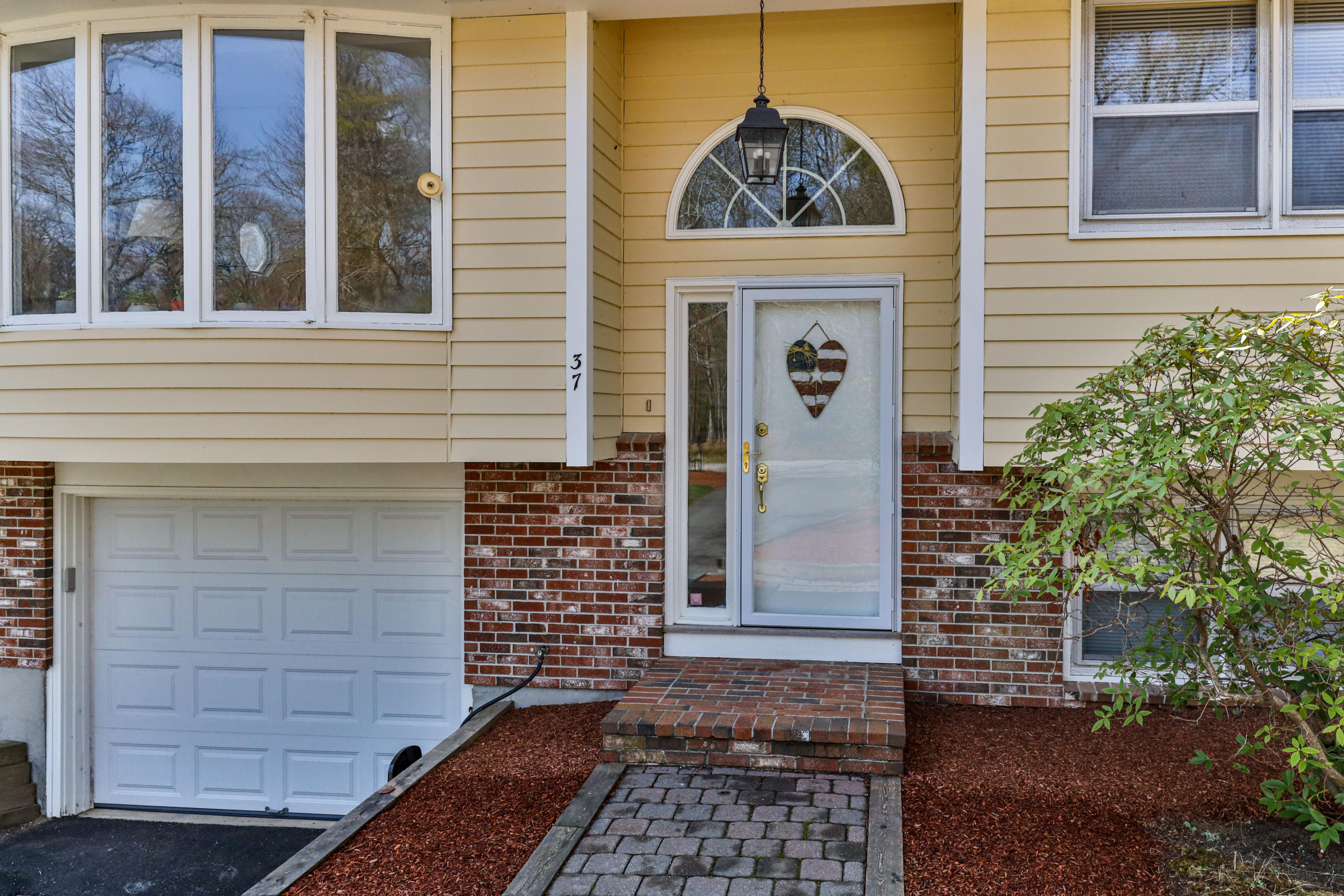 37 Calvin Hamblin Road Marstons Mills, MA 02648 - Photo 3 of 48 37CalLR-6