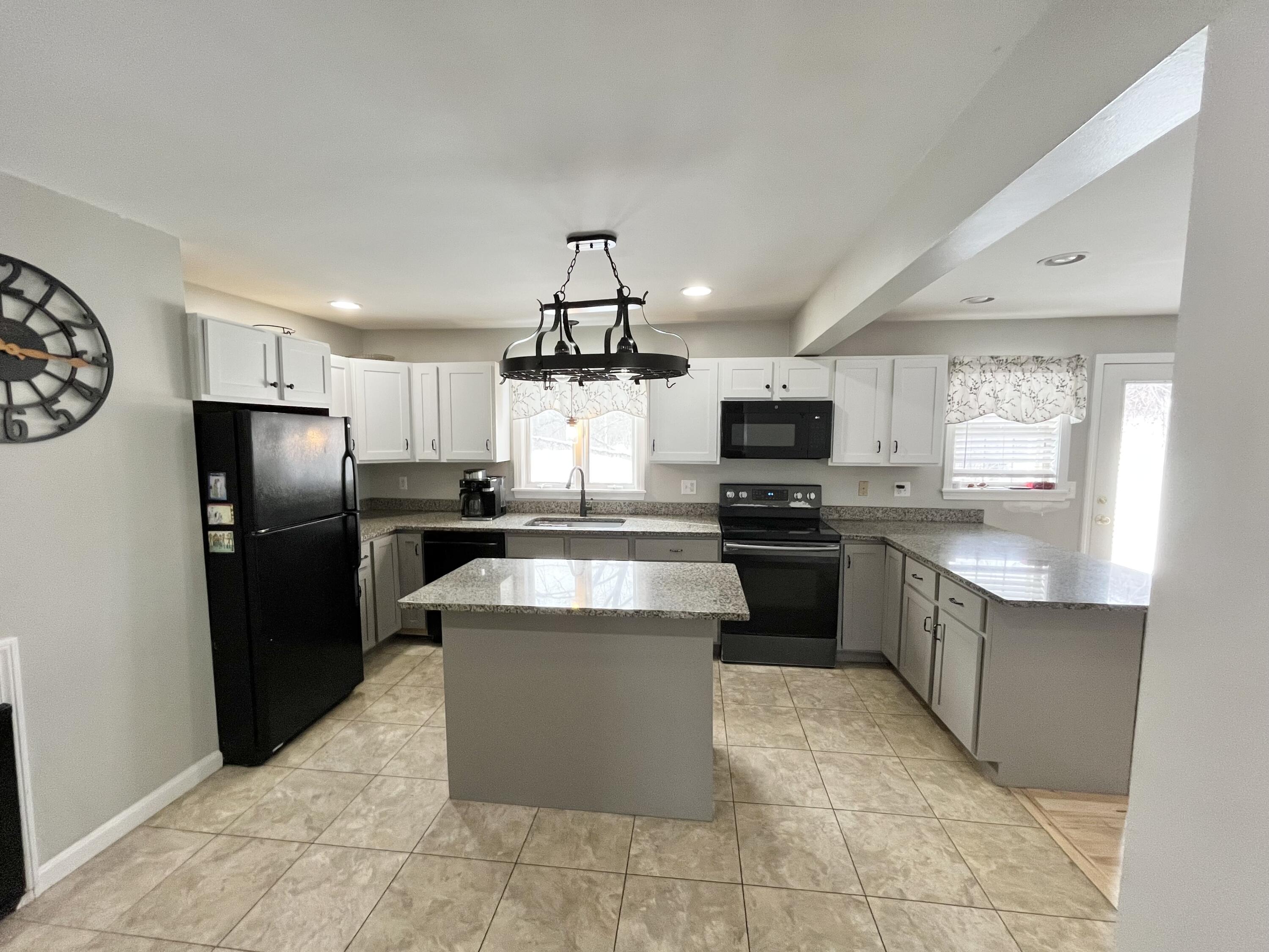 124 Berwick Road Berwick, ME 03901 - Photo 11 of 38 Bkitchen.3a