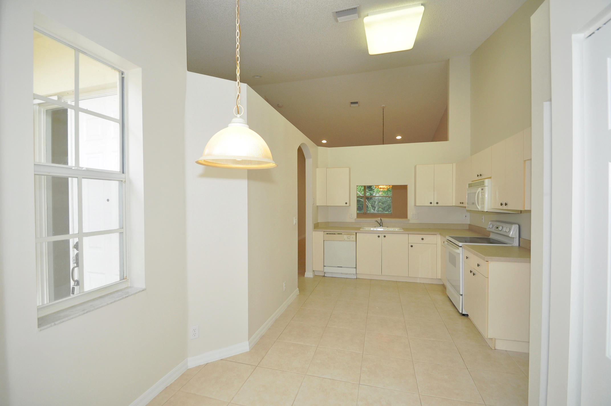 15263 Ixora Road Delray Beach, FL 33484 - Photo 8 of 30 DSC_0010