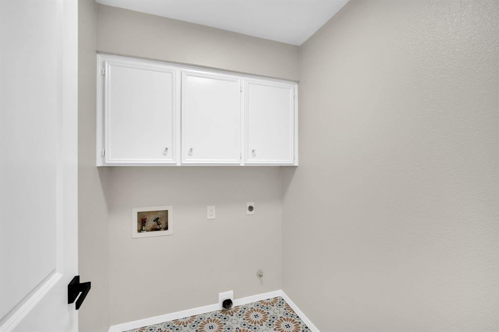 221 North Edgefield Road Waxahachie, TX 75165 - Photo 21 of 27