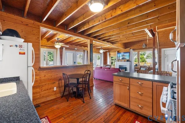 $500,000 | 167 Riverside Drive, Deltaville, VA 23043