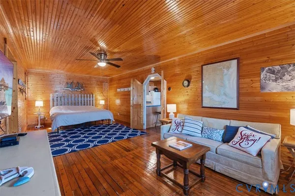 $500,000 | 167 Riverside Drive, Deltaville, VA 23043