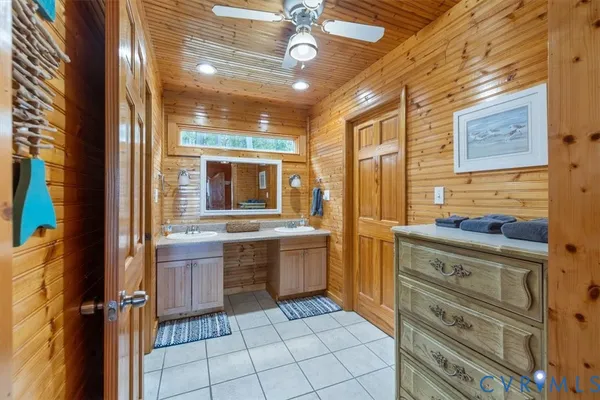 $500,000 | 167 Riverside Drive, Deltaville, VA 23043