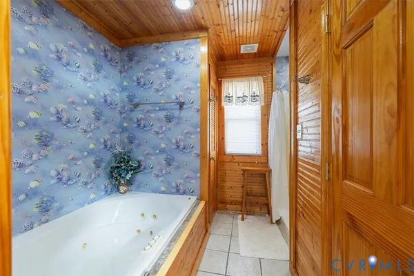 $500,000 | 167 Riverside Drive, Deltaville, VA 23043