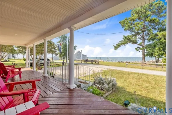 $500,000 | 167 Riverside Drive, Deltaville, VA 23043