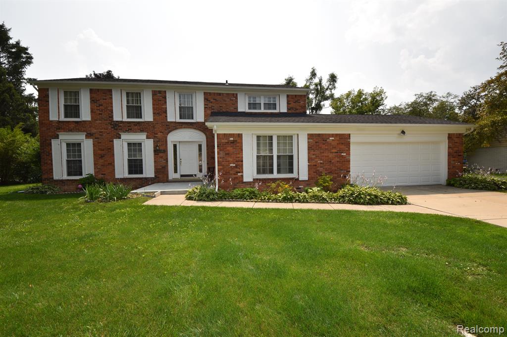 29679 High Valley Road Farmington Hills, MI 48331 - Photo 3 of 31
