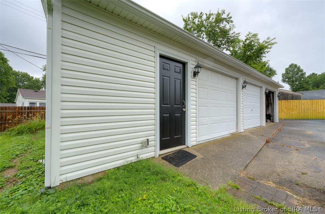 1352 Slate Run Road New Albany, IN 47150 - Photo 18 of 26