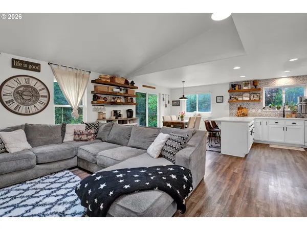 $439,000 | 1265 Laurel Street, Florence, OR 97439