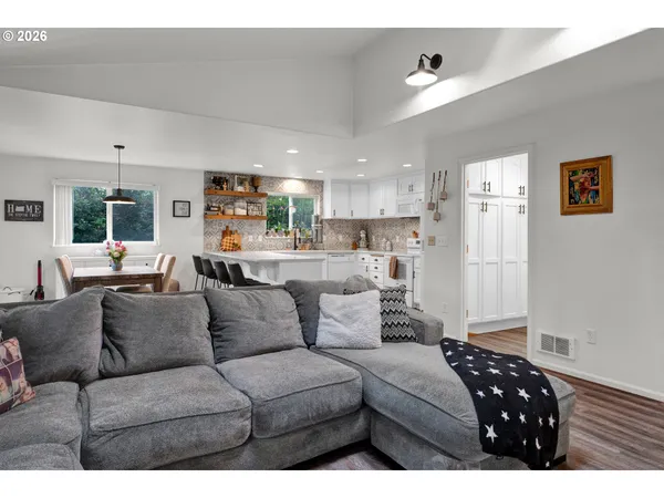 $439,000 | 1265 Laurel Street, Florence, OR 97439