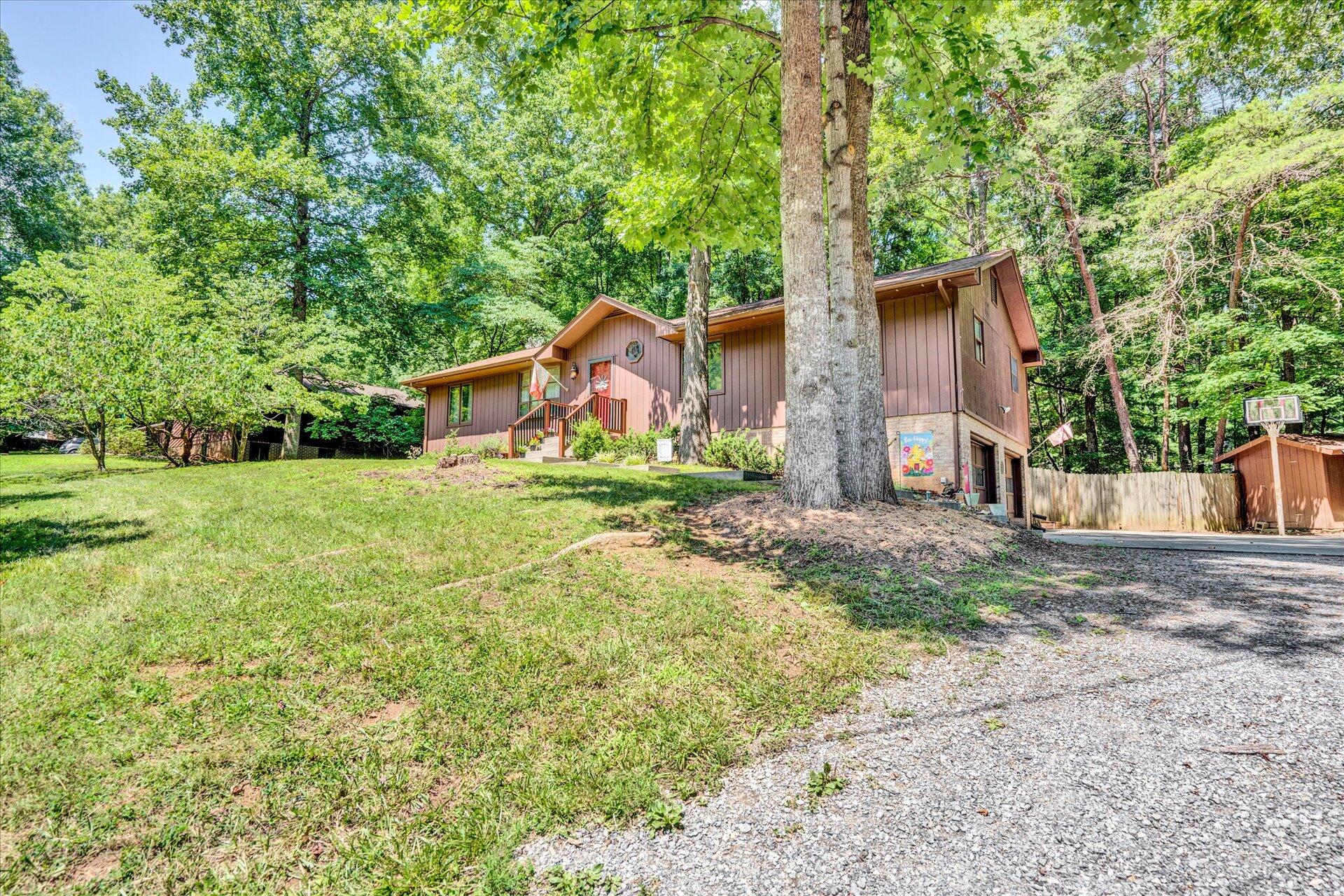 1328 Mountain Pass Road Blue Ridge, VA 24064 - Photo 2 of 26 03-DSC5426
