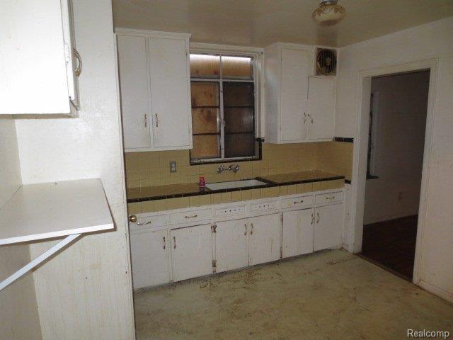 9304 Harvard Road Detroit, MI 48224 - Photo 4 of 5 082.JPG