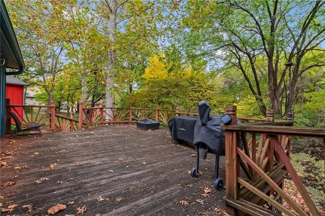 $350,000 | 9705 Northwest Hampton Woods Drive, Kansas City, MO 64152