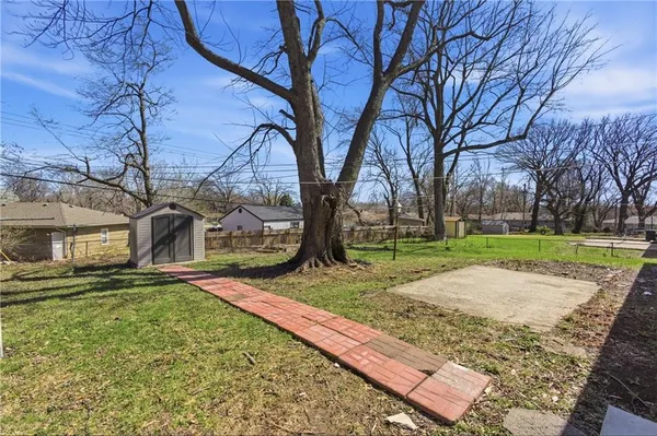 $199,999 | 10109 White Avenue, Kansas City, MO 64134