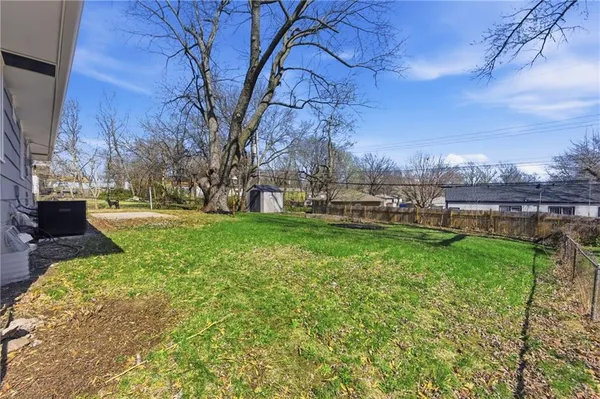 $199,999 | 10109 White Avenue, Kansas City, MO 64134