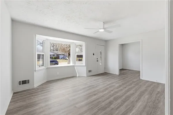 $199,999 | 10109 White Avenue, Kansas City, MO 64134