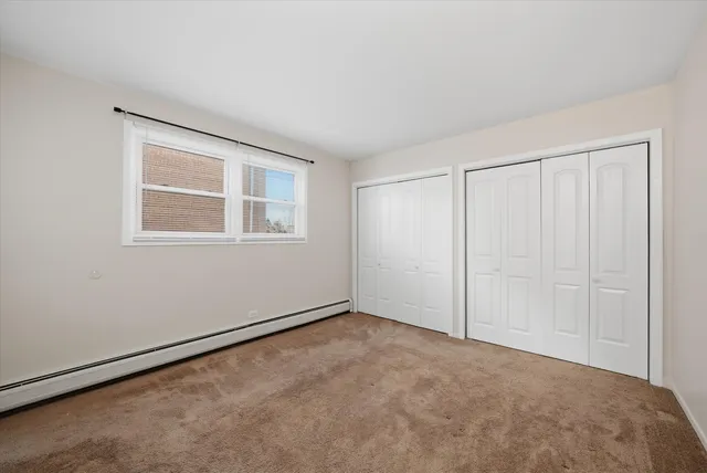 $2,000 | 6135 West 79th Street, Unit 1, Burbank, IL 60459