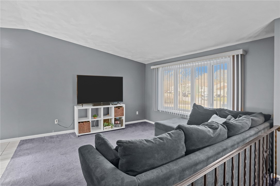 39 Gateway Court Warwick, RI 02889 - Photo 5 of 49