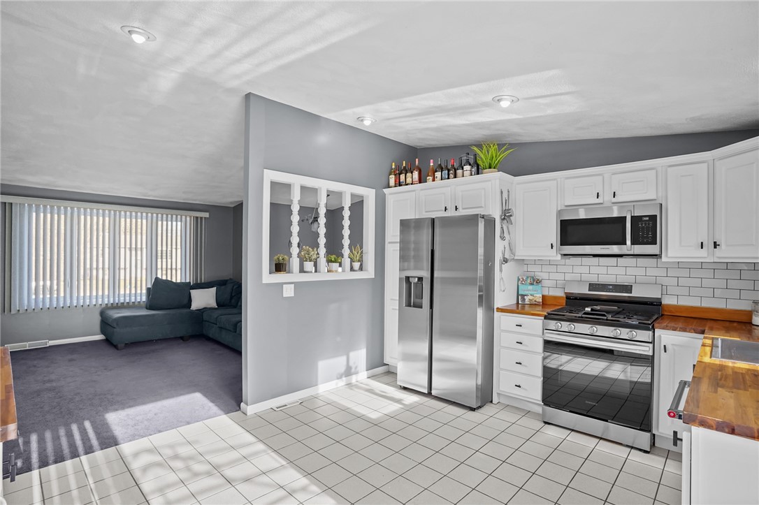 39 Gateway Court Warwick, RI 02889 - Photo 9 of 49