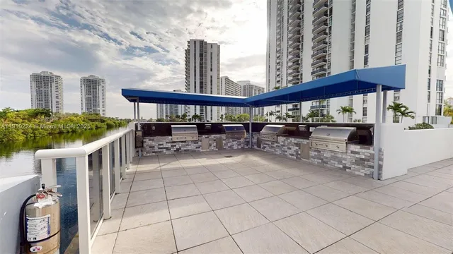 $297,900 | 3675 North Country Club Drive, Unit 1610, Aventura, FL 33180
