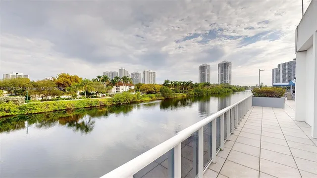 $297,900 | 3675 North Country Club Drive, Unit 1610, Aventura, FL 33180
