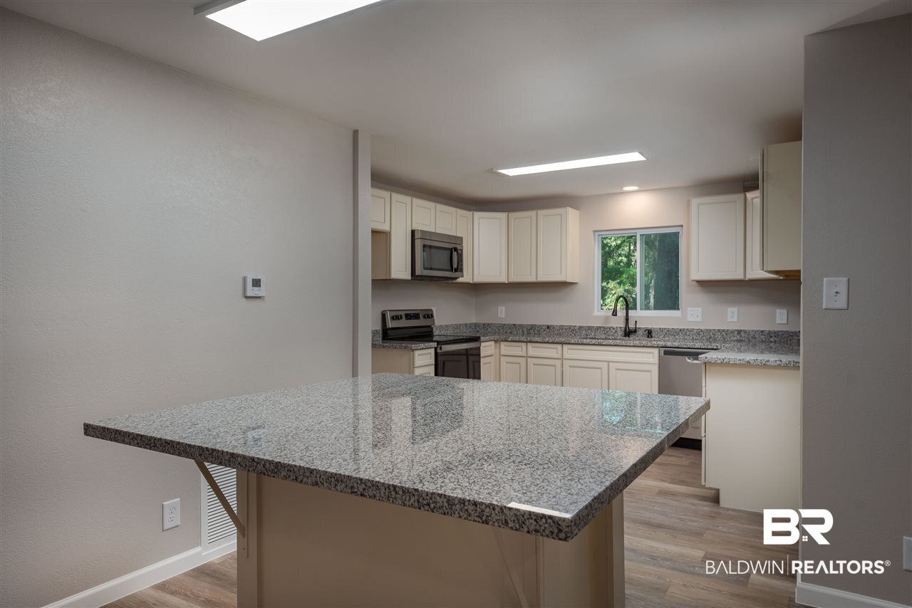 112 Montclair Place Daphne, AL 36526 - Photo 12 of 50