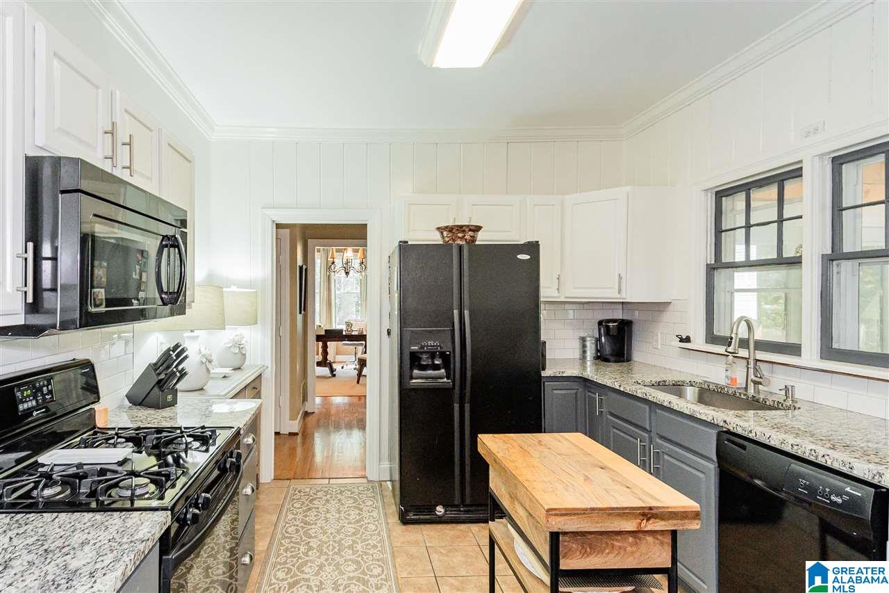 102 Hillside Road Bessemer, AL 35020 - Photo 8 of 35