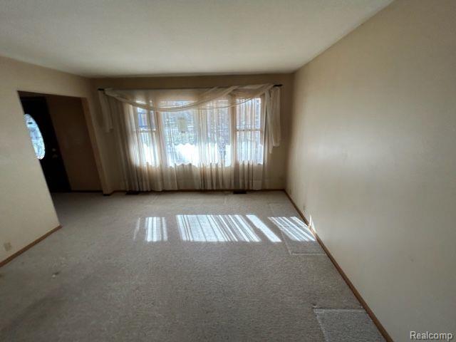 2176 Cole Road Lake Orion, MI 48362 - Photo 5 of 14