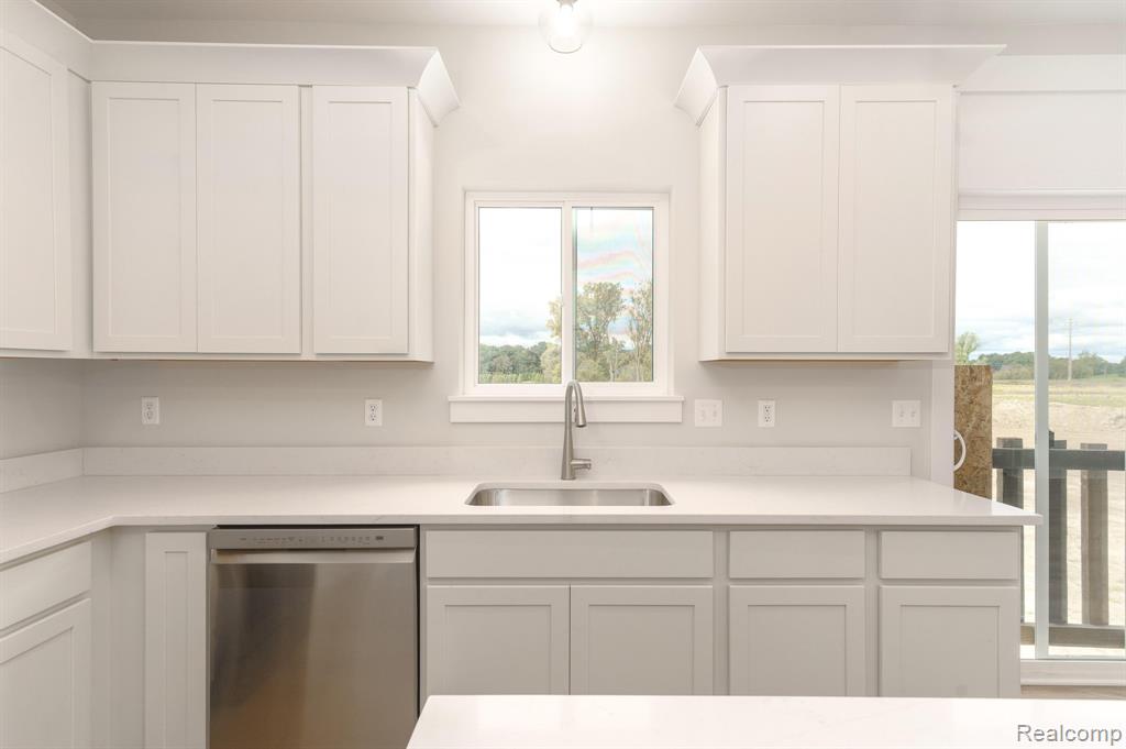 3240 Cedar Lake Road Howell, MI 48843 - Photo 12 of 40